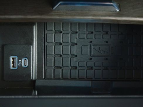 Used 2024 Ford Expedition Limited image 18