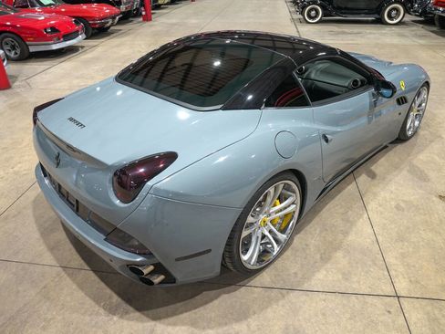 Used 2010 Ferrari California image 28