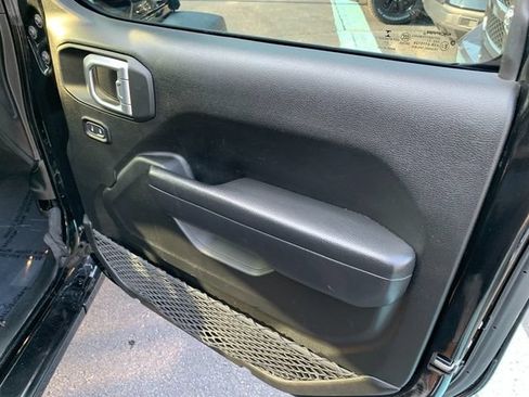Used 2022 Jeep Wrangler Unlimited Sport AWD/4WD image 13