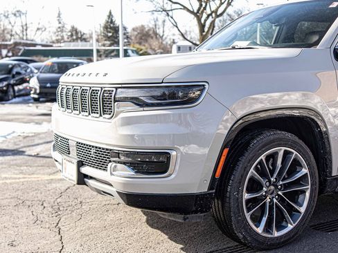 Used 2022 Jeep Wagoneer Series II w/ Premium Group I image 4