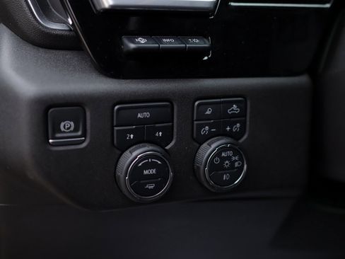 Used 2022 Chevrolet Silverado 1500 LTZ w/ Technology Package image 11