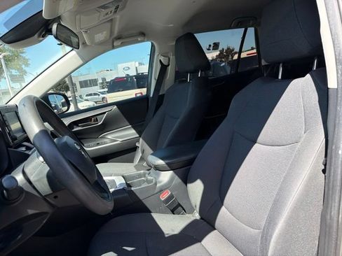 Used 2020 Toyota RAV4 LE w/ Carpet Mat Package FWD image 18