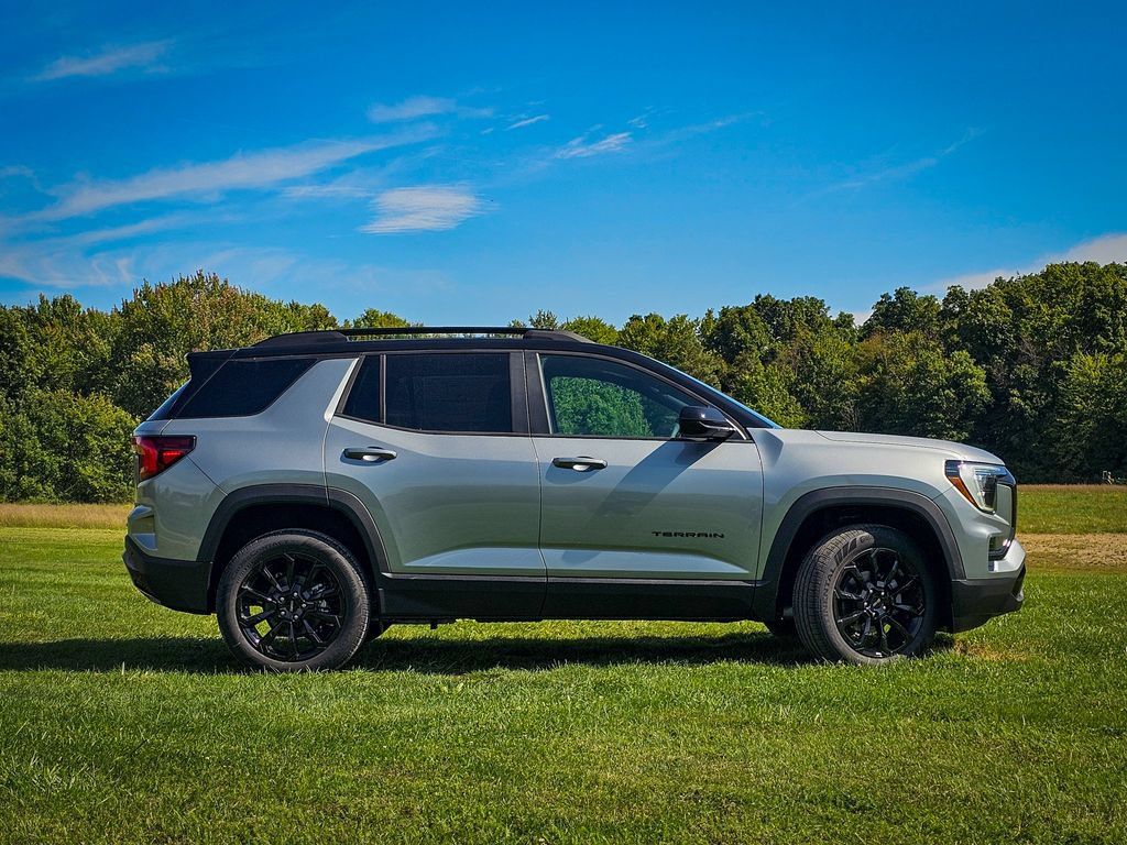 New 2027 GMC Terrain Elevation w/ Elevation Premium Package AWD/4WD image 2