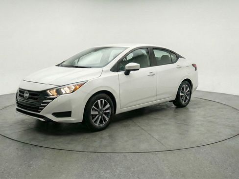 Used 2025 Nissan Versa SV FWD image 3