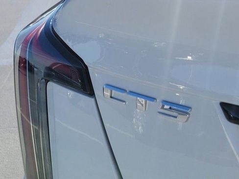 Used 2021 Cadillac CT5 V w/ Premium Package image 8