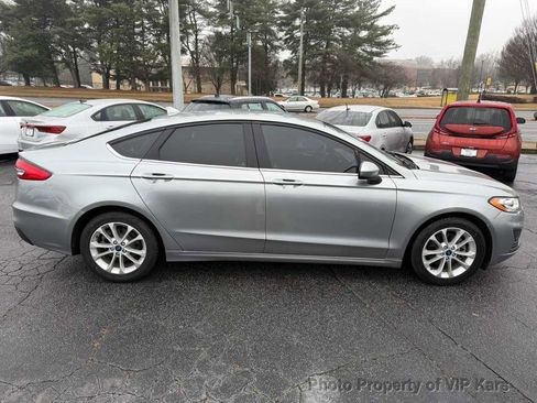 Used 2020 Ford Fusion SE image 4
