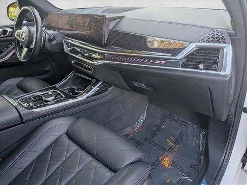 Used 2023 BMW X7 xDrive40i w/ M Sport Package image 23