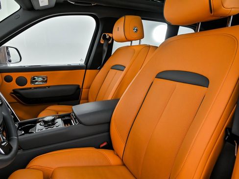Used 2025 Rolls-Royce Cullinan image 22