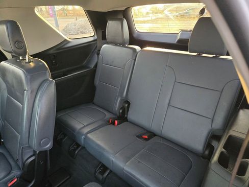 Used 2018 Chevrolet Traverse LT image 32