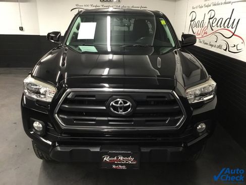 Used 2017 Toyota Tacoma SR5 image 4