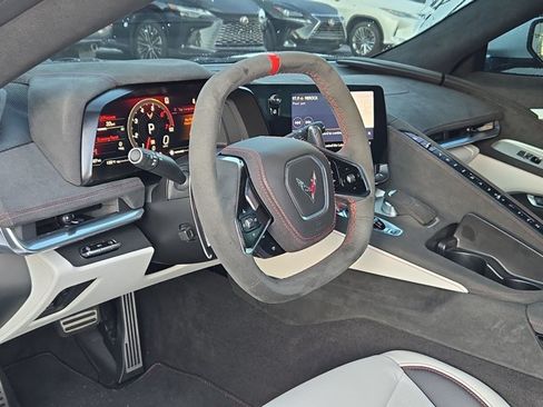 Used 2023 Chevrolet Corvette Stingray Premium Cpe w/ Z51 Performance Package RWD image 9