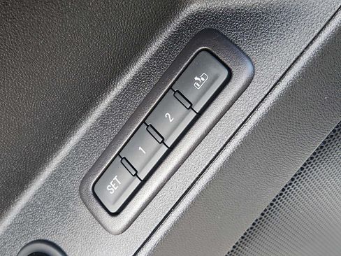 Used 2018 Chevrolet Equinox Premier AWD/4WD image 21