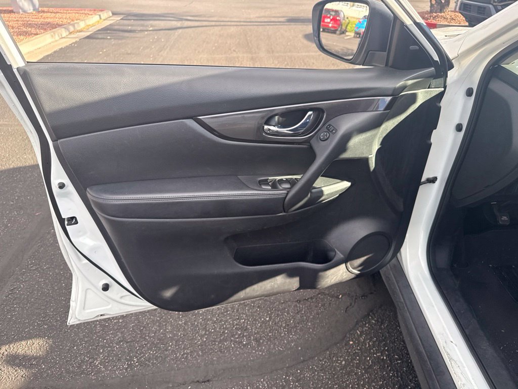 Used 2019 Nissan Rogue SV FWD image 20