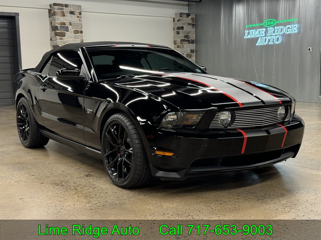 Used 2010 Ford Mustang GT RWD image 1