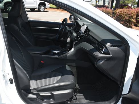Certified 2023 Toyota Camry SE FWD image 19