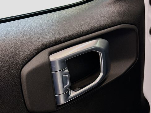 Used 2022 Jeep Gladiator Sport image 15