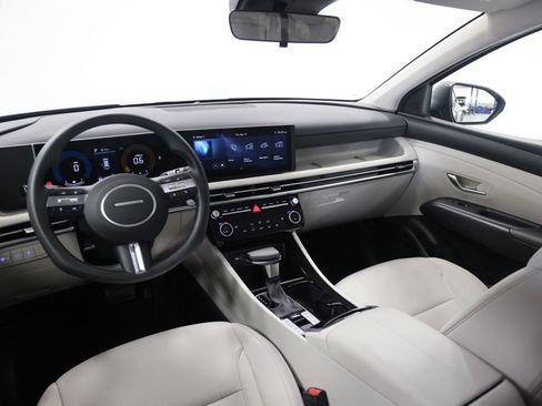 Certified 2025 Hyundai Tucson SEL AWD/4WD image 16