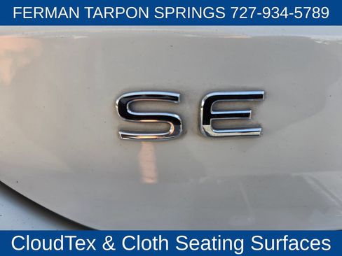 Used 2024 Volkswagen Taos SE FWD image 17