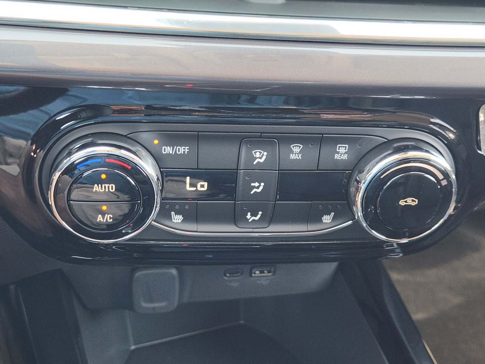 New 2026 Chevrolet Trax ACTIV w/ Driver Confidence Package FWD image 18