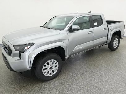 New 2025 Toyota Tacoma SR5