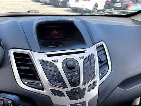 Used 2012 Ford Fiesta SE image 24