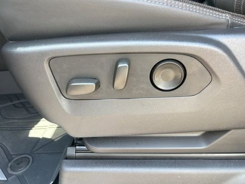 Used 2024 Chevrolet Silverado 1500 High Country w/ High Country Premium Package image 15