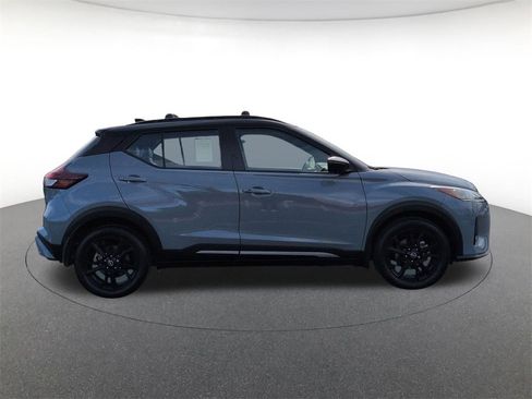 Used 2023 Nissan Kicks SR w/ SR Premium Package image 4