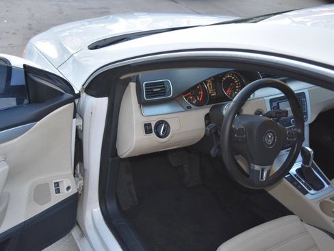 Used 2012 Volkswagen CC Lux Limited image 25