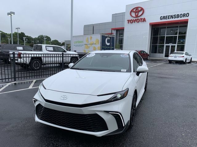 Used 2026 Toyota Camry SE w/ Convenience Package FWD image 1