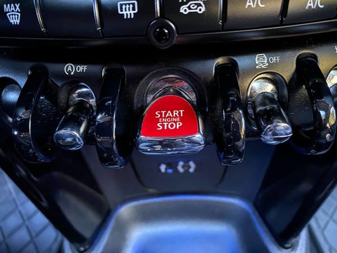 Used 2015 MINI Cooper S image 19