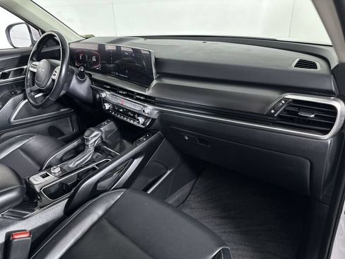 Used 2025 Kia Telluride S FWD image 30