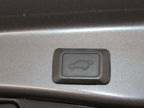 Used 2023 Toyota RAV4 XLE Premium FWD image 26