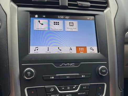 Used 2019 Ford Fusion SE FWD image 45