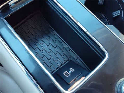 Used 2024 Lincoln Aviator AWD w/ Premium Package image 25