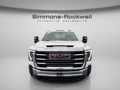 Used 2024 GMC Sierra 2500 SLE w/ SLE Convenience Package AWD/4WD image 2