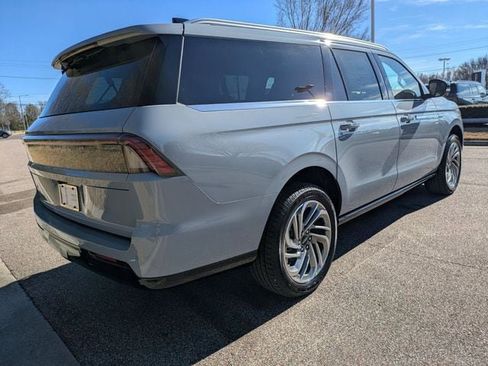 New 2026 Lincoln Navigator L Reserve AWD/4WD image 11