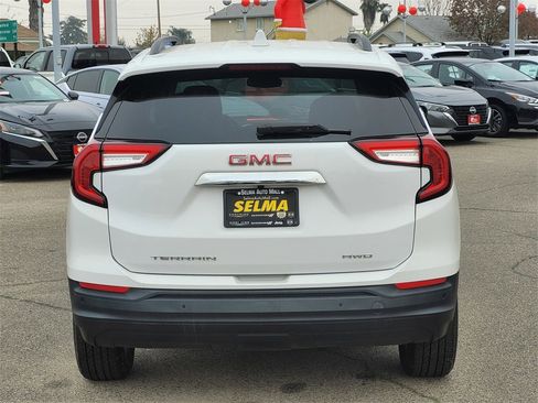 Used 2023 GMC Terrain SLE w/ Driver Convenience Package image 6