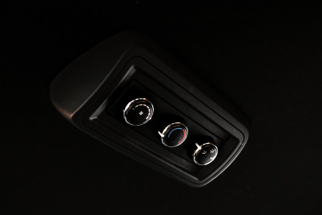 Used 2019 Dodge Grand Caravan SXT FWD image 28