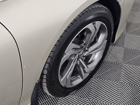 Used 2018 Honda Accord EX-L image 3