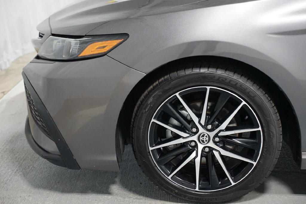 Used 2024 Toyota Camry SE FWD image 5