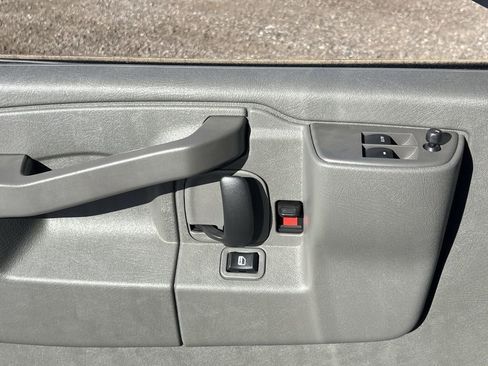 New 2025 GMC Savana 2500 w/ Driver Convenience Package RWD image 22