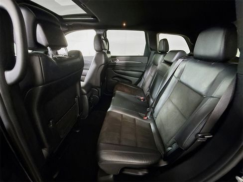 Used 2019 Jeep Grand Cherokee Altitude image 17