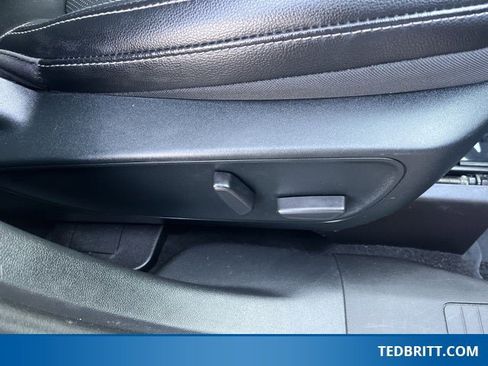 Certified 2020 Ford Escape Titanium image 22