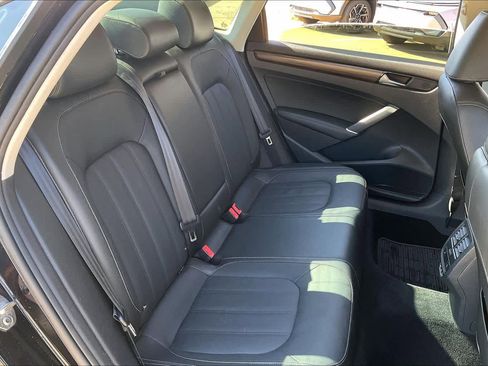 Used 2020 Volkswagen Passat 2.0T SEL image 20