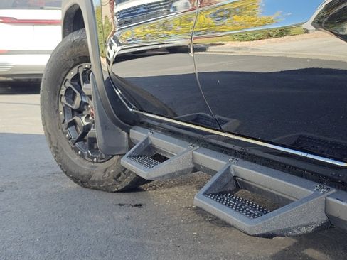 Used 2022 Nissan Frontier PRO-4X w/ Pro-4X Premium Package image 35