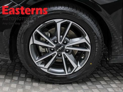 Used 2023 Kia Forte LXS image 31