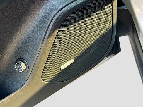 Used 2020 Chevrolet Blazer Premier w/ Driver Confidence II Package image 18