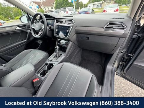 Certified 2024 Volkswagen Tiguan SE AWD/4WD image 28