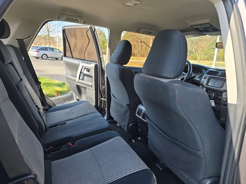 Used 2015 Toyota 4Runner SR5 image 11