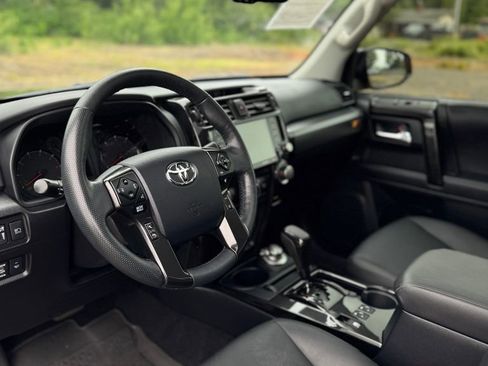 Used 2023 Toyota 4Runner 40th Anniversary SE AWD/4WD image 37